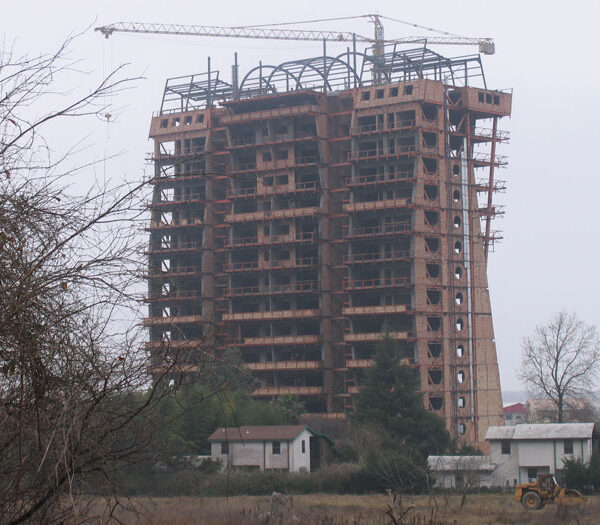 5 برج مجید نمک آبرود